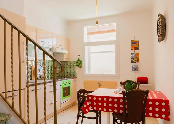 Regina's - Town House Close To Σπίτι διακοπών